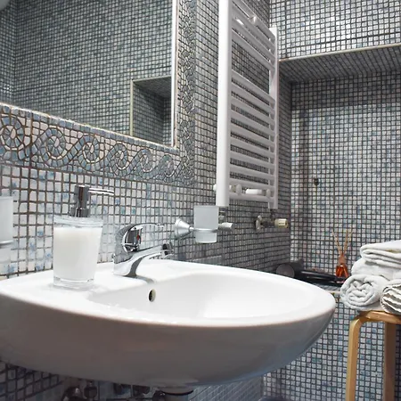 Tie Tie Bed & Breakfast 4*